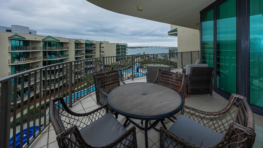 Outdoor dining 5, Phoenix On The Bay 1530 3 Bedroom Condo, Baldwin