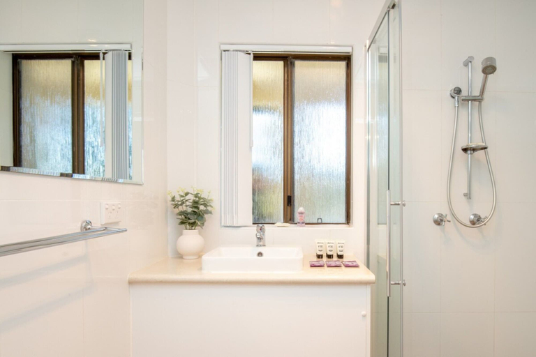 Bathroom, Seafront Getaway Studio, Great Location With Pool, Eurobodalla