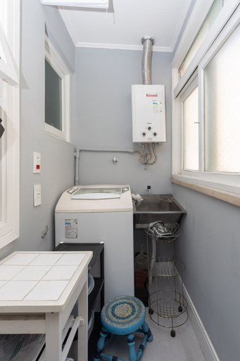 Room 4, Apto Amplo em rua Tranquila na Auxiliadora, Porto Alegre