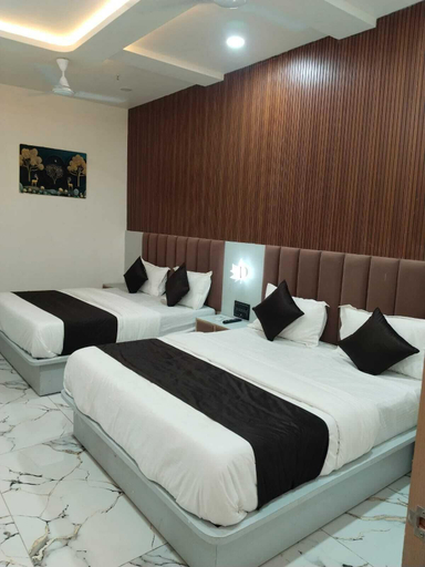 Room 5, Hotel Lotus Inn, Gandhinagar