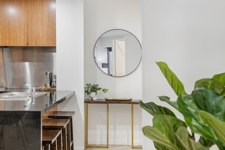 Living room 2, Executive Unit With Pool and Gym Near Riverfront, Melbourne