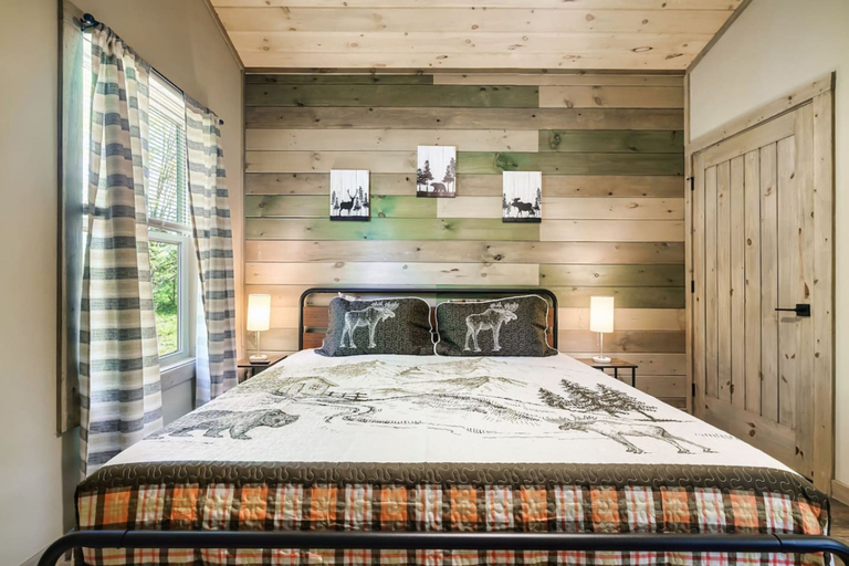 Room 3, Mountain Cabin Getaway Jacuzzi Stunning Views, Sevier