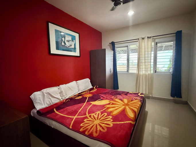 Bedroom 2, Nilgiris Inn, The Nilgiris