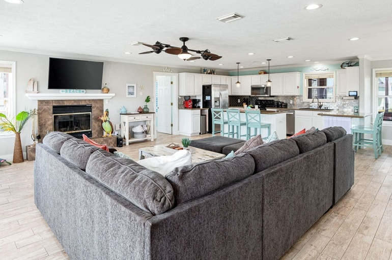 Living area 4, Selah 3 Bedroom Home by RedAwning, Galveston