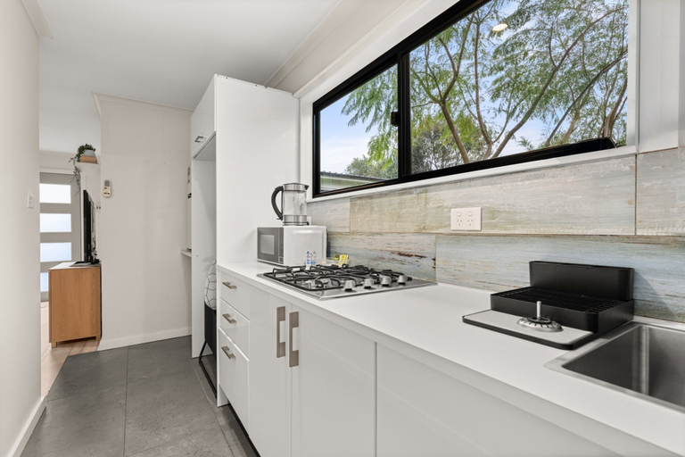 Private kitchen 4, Bright 1-bed Apartment With Garden Views, Shoalhaven - Pt A