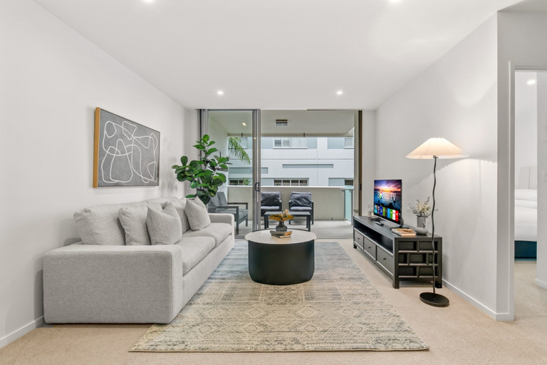 Living area 2, West End Flat With Pool and BBQ Access, West End