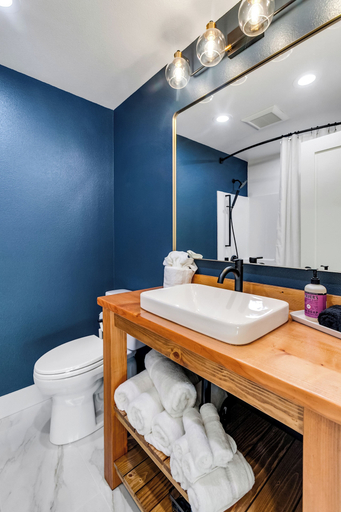 Bathroom 3, Sunny 3BR Retreat Near Everet Waterfront, Snohomish