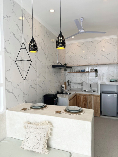 In-Room Kitchen 4, Stunning 1 Bedroom Villa in Seseh, Badung