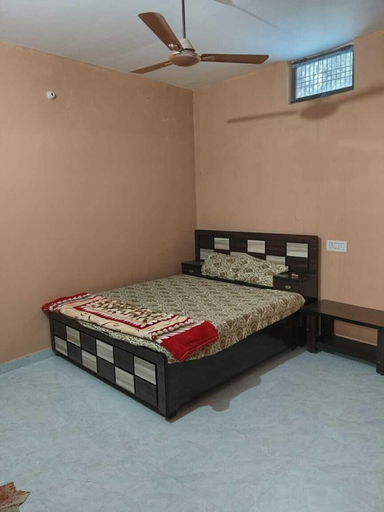 Room 2, Kusum guest House, Faizabad