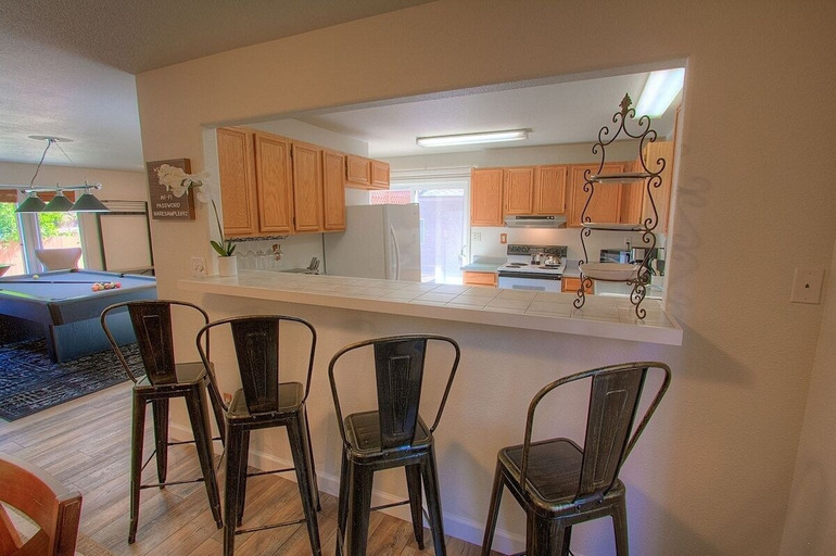 Dining 3, Nvh0823 - Sadies Hustle 3 Bedroom Home, Douglas