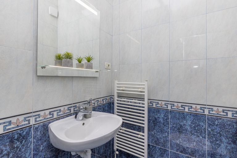 Others 5, Island Resort Mihaela, Okrug