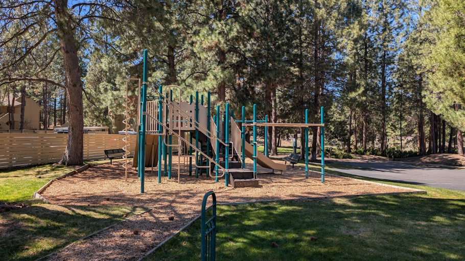 Children's area 4, Mt Bachelor Village 331 B 1 Bedroom Condo, Deschutes