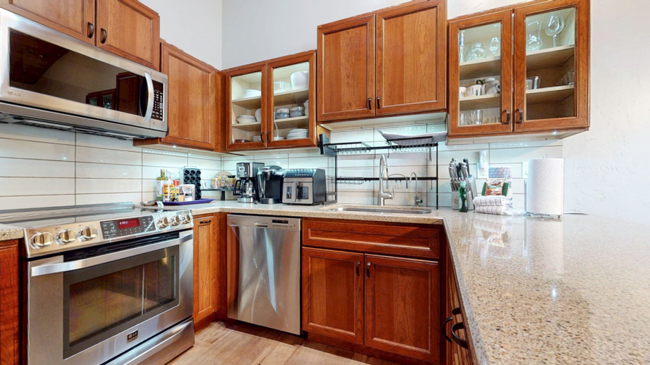 Private kitchen 5, Chateau Blanc #2 3 Bedroom Condo, Mono