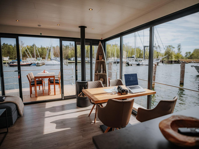 2, Modern houseboat for 4 guests, Vorpommern-Greifswald
