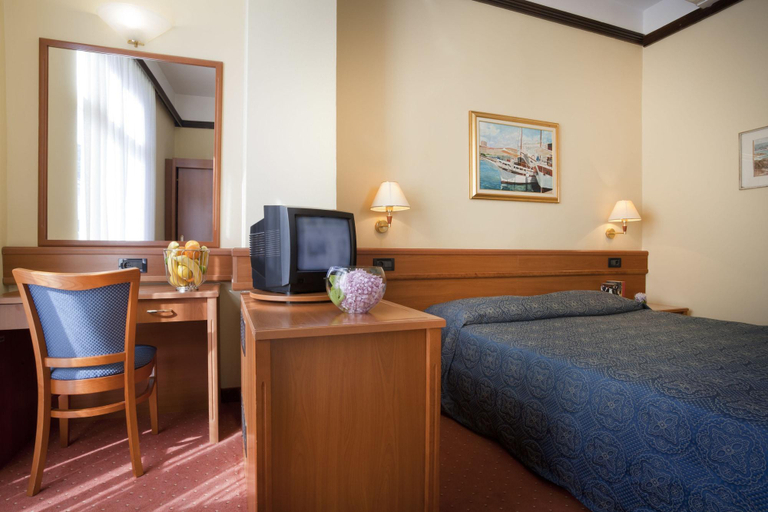 Bedroom 3, Remisens Hotel Kristal, Opatija/Veprinac