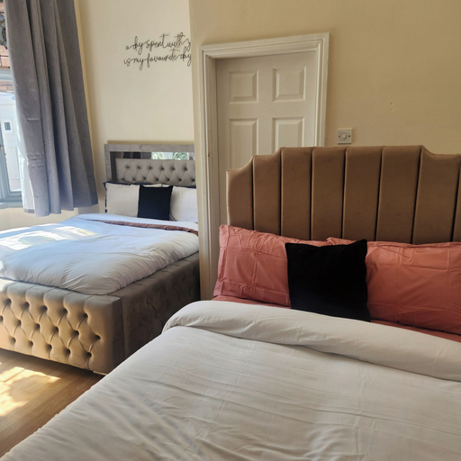 Room 4, Tettenhall Road Retreat - Modern Apartment, Wolverhampton