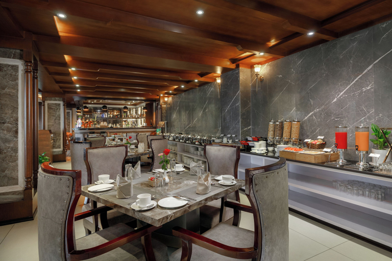 Food & Drinks 5, Hotel The Kingsbury, Mechi