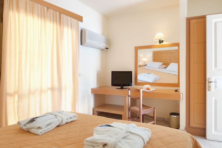 Bedroom 3, Mare Hotel Apartments, Crete