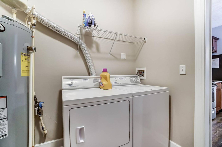 Room 4, Walkable Pet-friendly 2BR 2BA On 1st Floor, Delaware