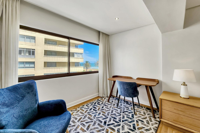 Room 2, 3bed Apartment in Cape Town w Views Ocean Outlook, City of Cape Town