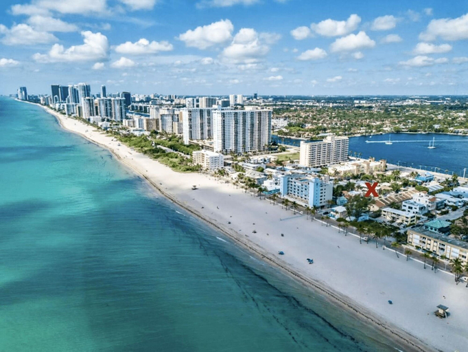 Others 5, Southwinds 9 for 3 King Studio Steps to Beach, Broward