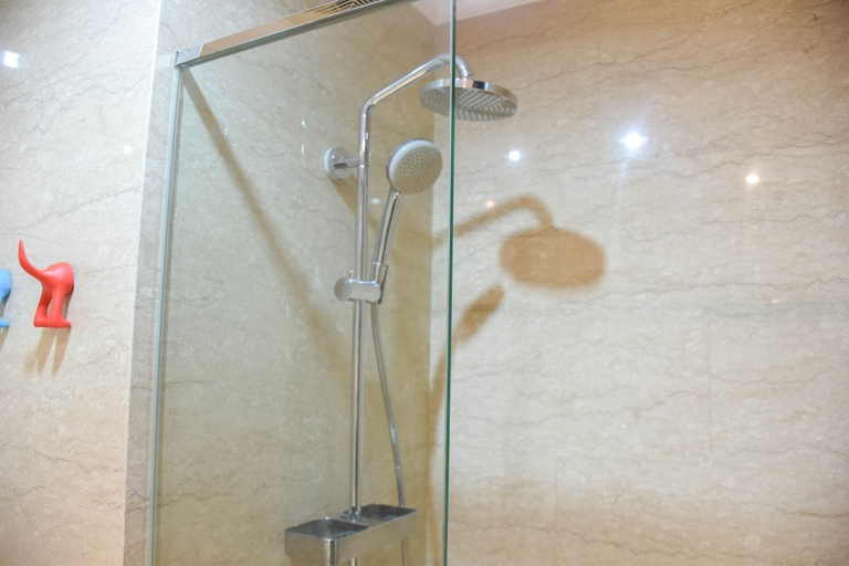 Bathroom 3, Great Deal And Cozy Studio Menteng Park Apartment, Central Jakarta