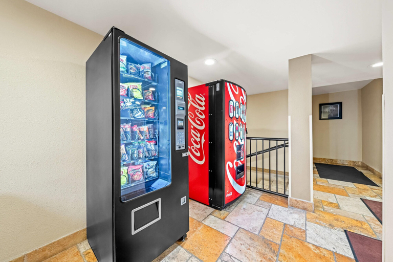 Food & Drinks 5, Comfort Inn & Suites Salinas City Center Area, Monterey