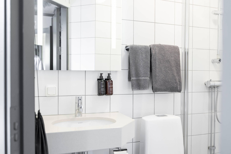 Bathroom 4, Home Hotel Majoren, Skövde