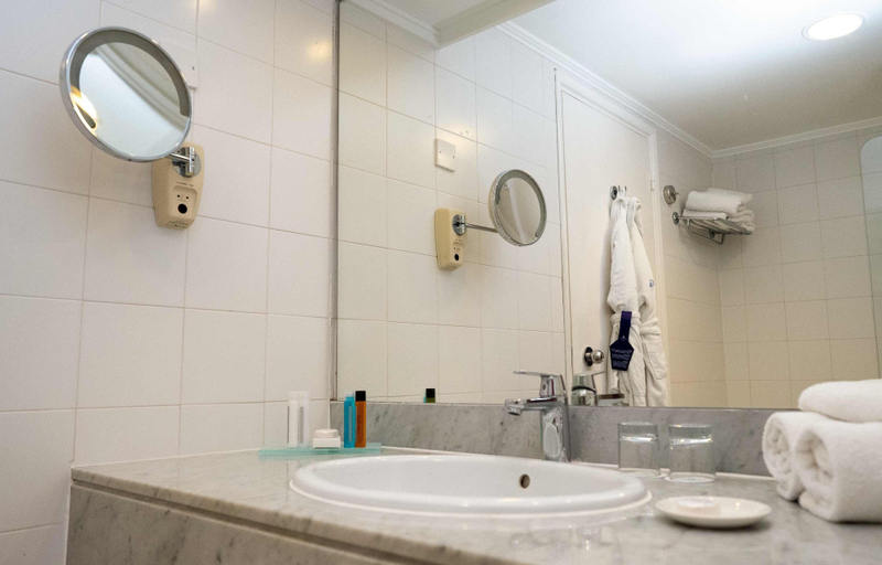 Bathroom 4, Coral Beach Hotel and Resort
