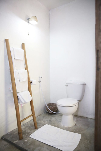 Bathroom 3, Baannoi Nornmuan Homestay Chiang Mai, Muang Chiang Mai