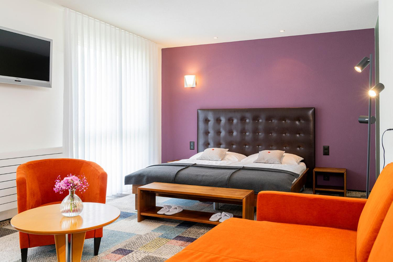 Bedroom 3, Swiss Heidi Hotel, Landquart