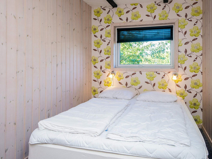 Bedroom 2, 6 Person Holiday Home in Romo, Tønder