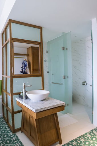 Bathroom 4, Vinh Hung Old Town Hotel, Da Nang