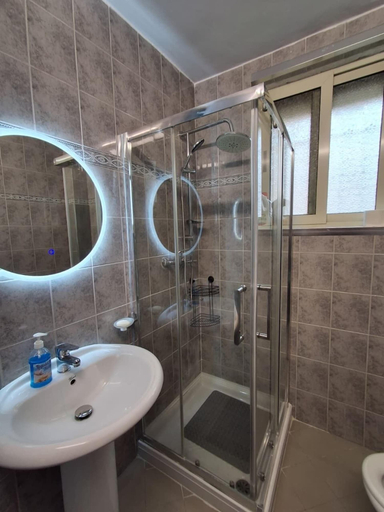 Bathroom 3, AR Hotel, Tiranës