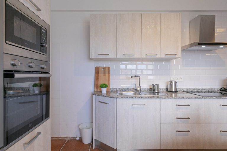 Room 5, Rooftop View Escape 1 Min to Center Fast Wifi, Santa Cruz de Tenerife