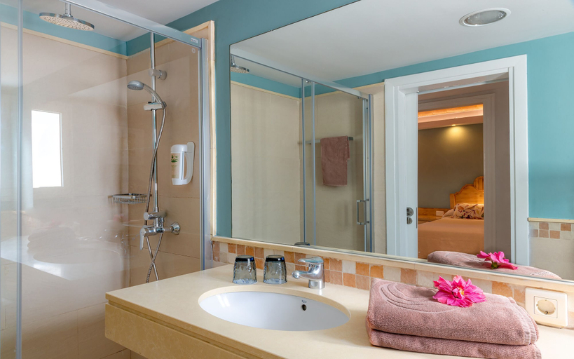 Bathroom 5, Bungalows Cordial Biarritz, Las Palmas