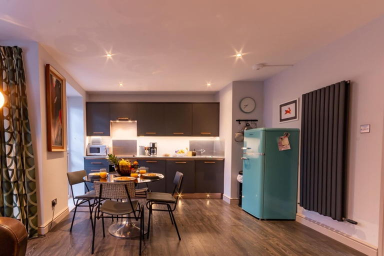 Room 4, Walpole Bay 2 bed Stunning Garden Apt By Adliv, Kent