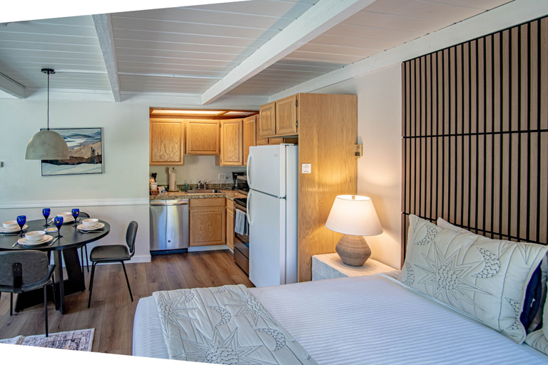 Room, Atelier Escape - Sun Valley Studio + Resort Amenities, Blaine