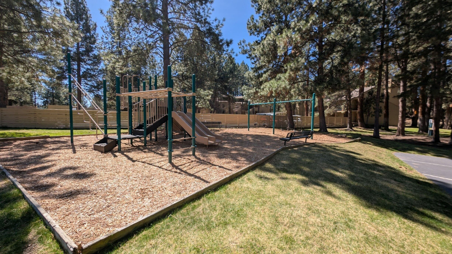 Children's area 3, Mt Bachelor Village 324 2 Bedroom Condo, Deschutes