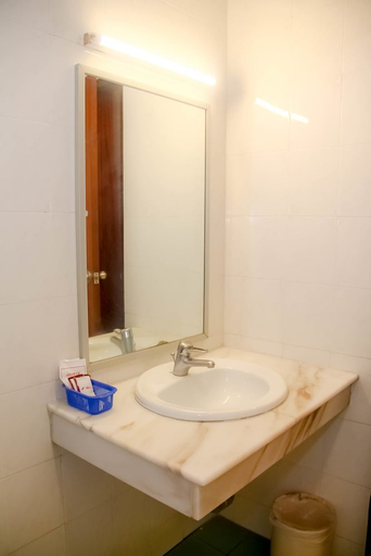 Bathroom 3, Rainbow Garden Hotel, Cameron Highlands