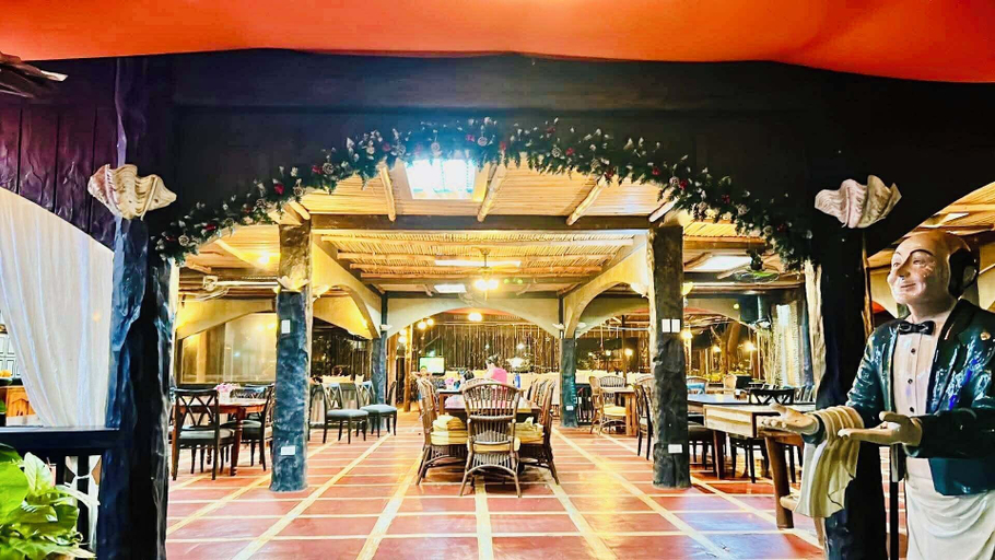 Food & Drinks 4, Potipot Gateway Resort, Candelaria