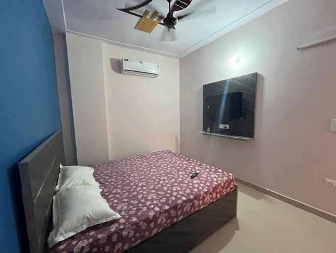 Room 4, Shree Hari palace, Mathura