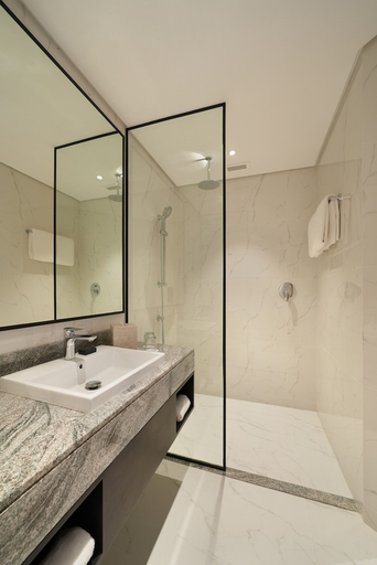 Bathroom 5, Arabian Park Dubai, an Edge by Rotana Hotel, Dubai