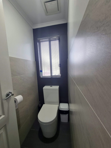 Room 2, Modern Family Home in Newport, Melbourne