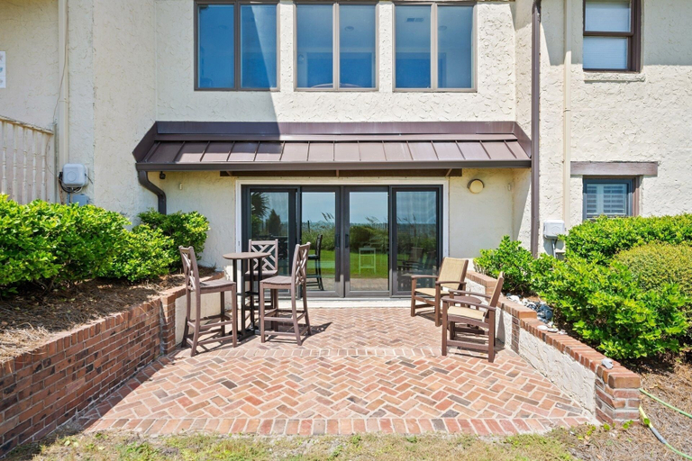 Outdoor dining 3, Enjoy Ocean Eyes In Debordieu! 3 Bedroom Villa by Peace Vacations, Georgetown