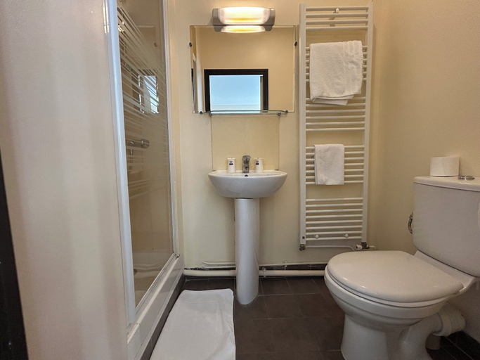 Bathroom 4, Hôtel des Bains, Val-de-Marne