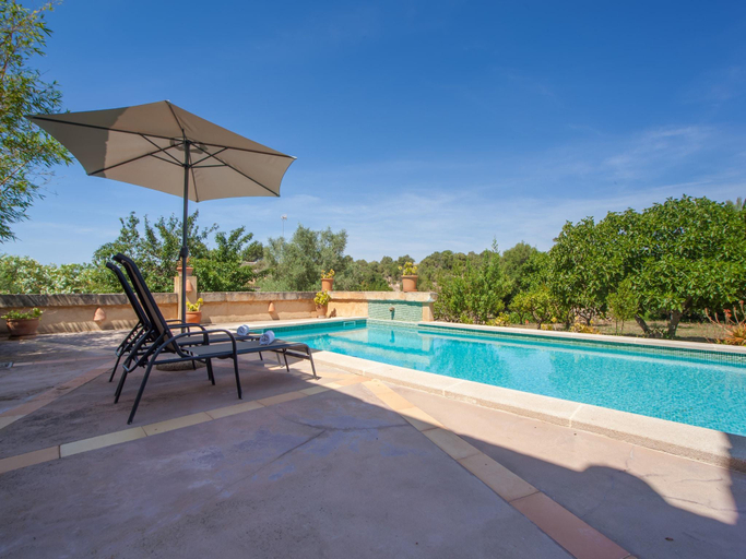 Sport & Beauty 3, Son GorriO - Villa With Private Pool. Free Wifi, Baleares