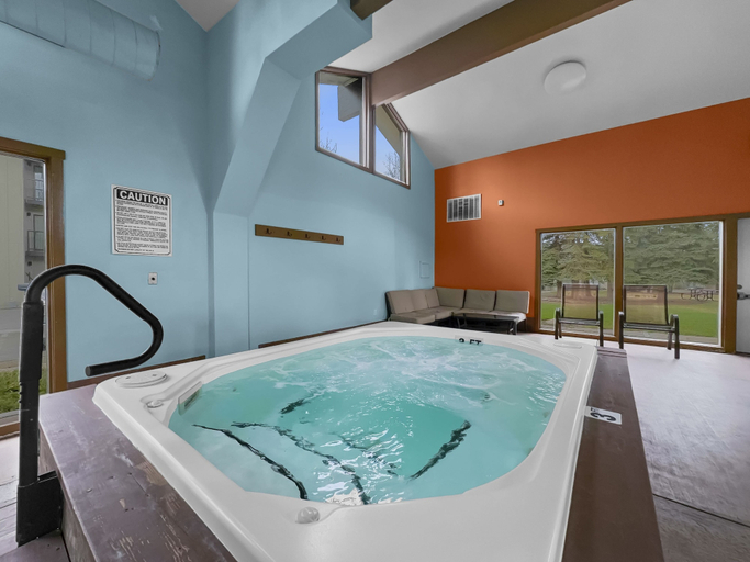 Interior 3, E101 Lake Cliffe 2 Bedroom Condo, Summit