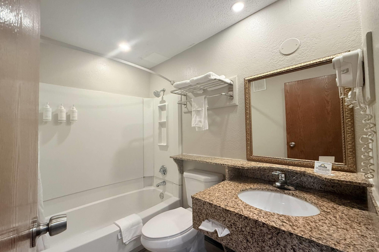 Bathroom 4, Days Inn by Wyndham Torrington, Litchfield