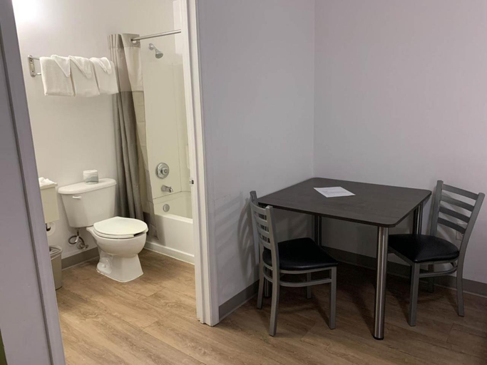 Bathroom 3, Studio 6 Hampton, Va - Langley Afb Area, Hampton